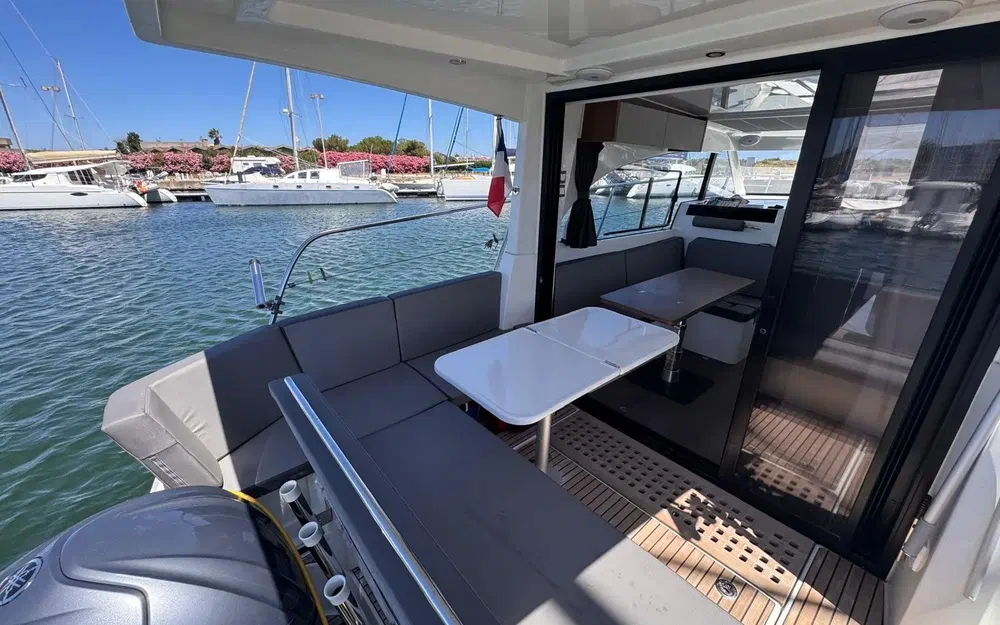 slider 6 Beneteau Antares 11