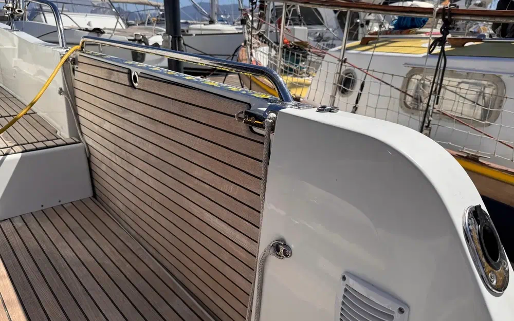 slider 8 Beneteau Antares 11