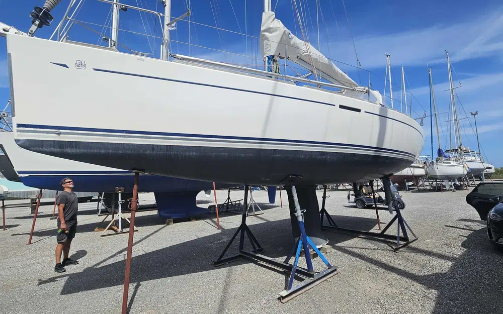 slider 0 Dufour 34 Performance