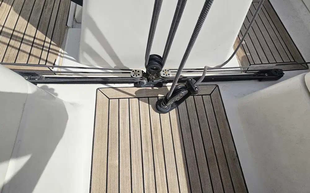 slider 11 Dufour 34 Performance