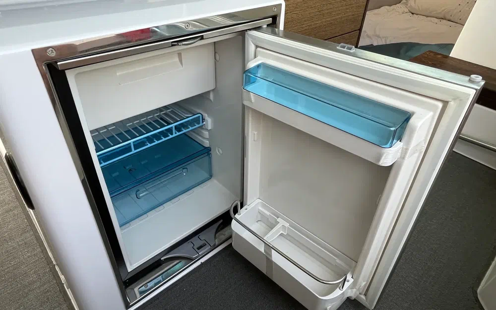 slider 28 Axopar 37 XC Cross Cabin