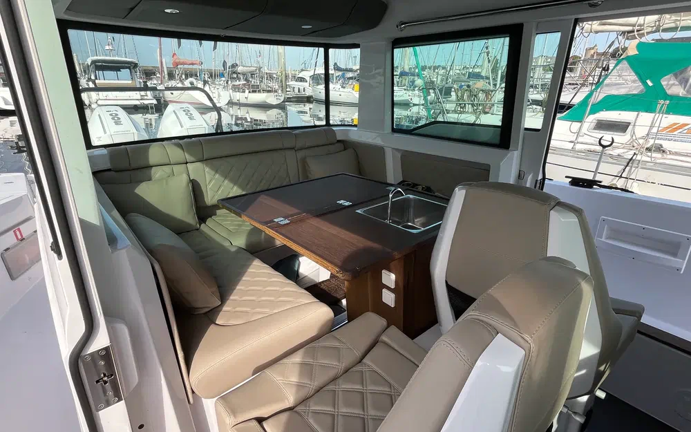 slider 26 Axopar 37 XC Cross Cabin