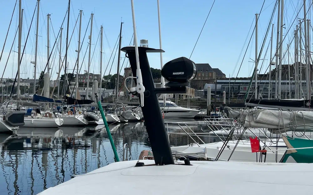 slider 15 Axopar 37 XC Cross Cabin