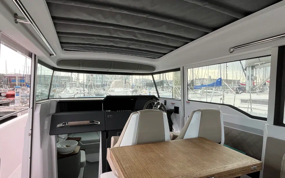 slider 29 Axopar 37 XC Cross Cabin