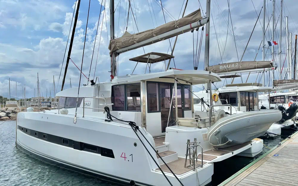 slider 0 Bali Catamarans Bali 4.1