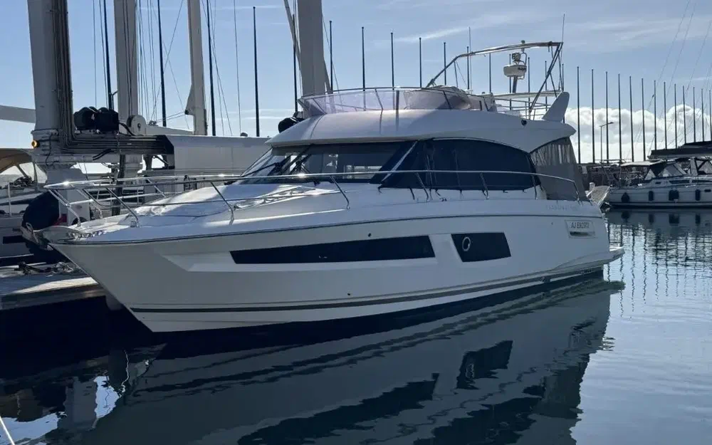 slider 0 Prestige Yachts 450 Fly