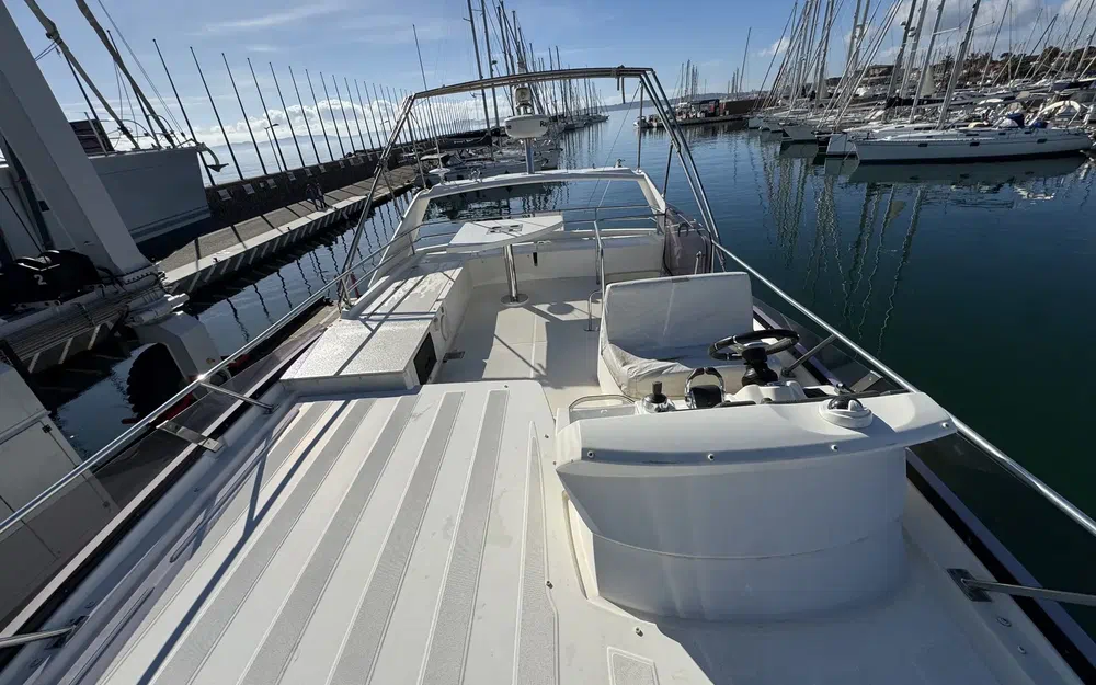 slider 10 Prestige Yachts 450 Fly