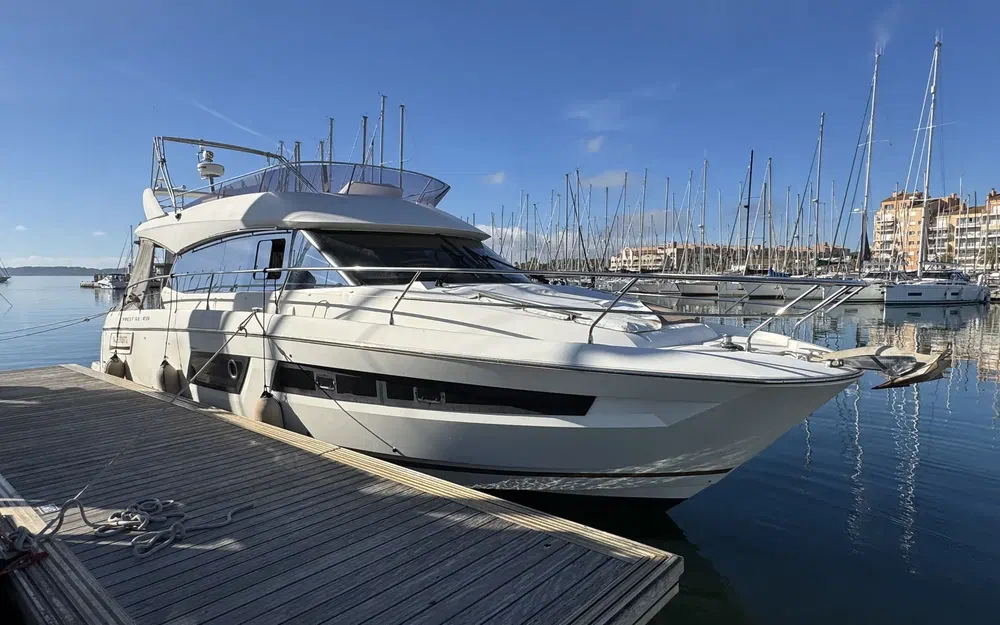 slider 11 Prestige Yachts 450 Fly