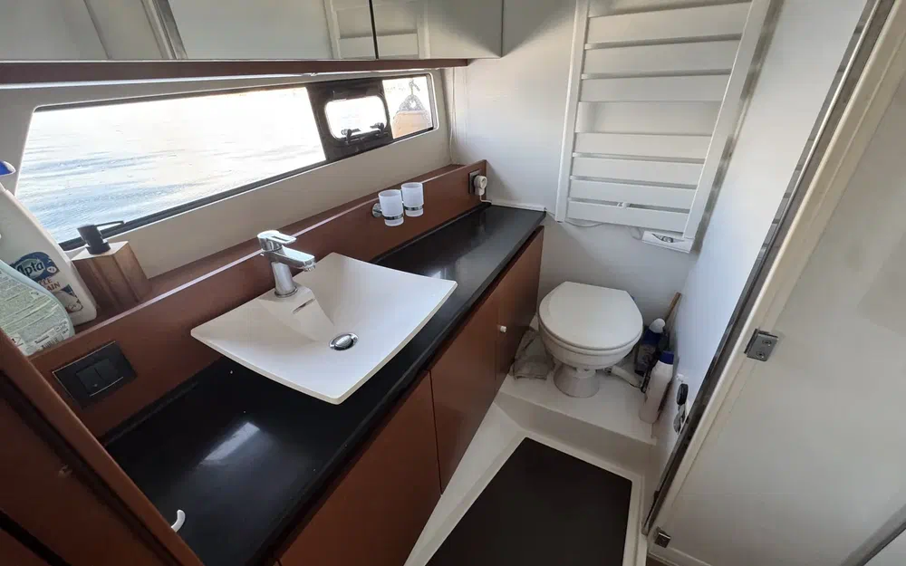 slider 1 Prestige Yachts 450 Fly