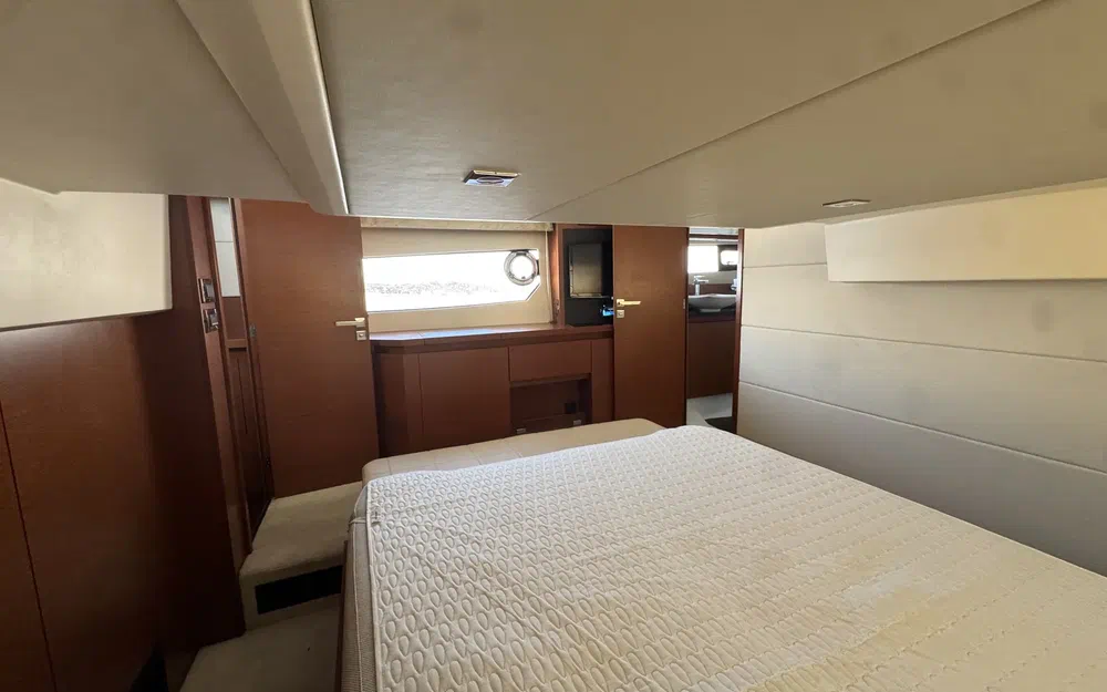 slider 2 Prestige Yachts 450 Fly