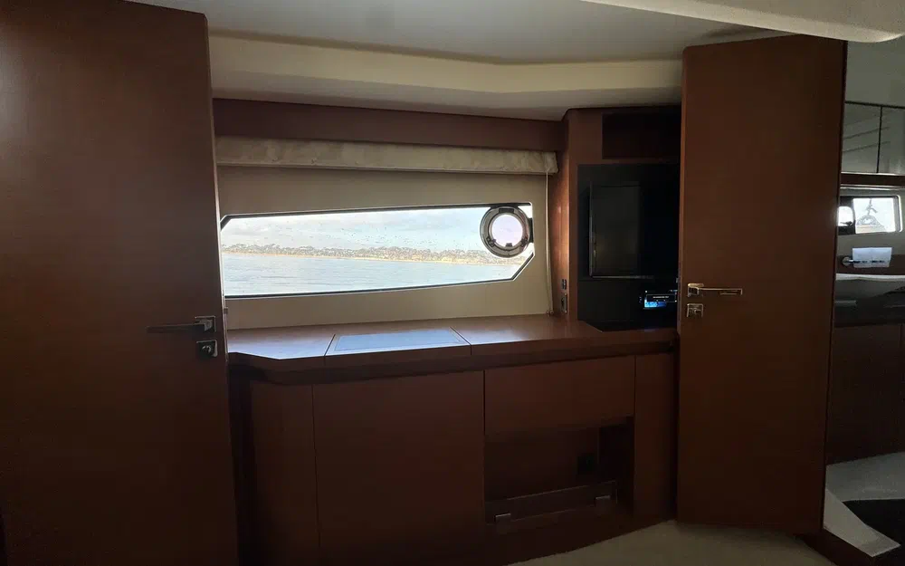 slider 3 Prestige Yachts 450 Fly