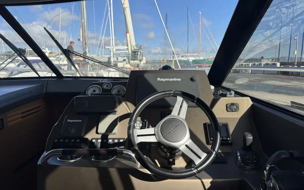 slider 5 Prestige Yachts 450 Fly