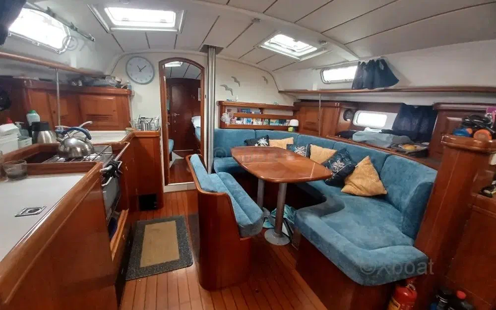 slider 6 Beneteau Oceanis 411 Celebration