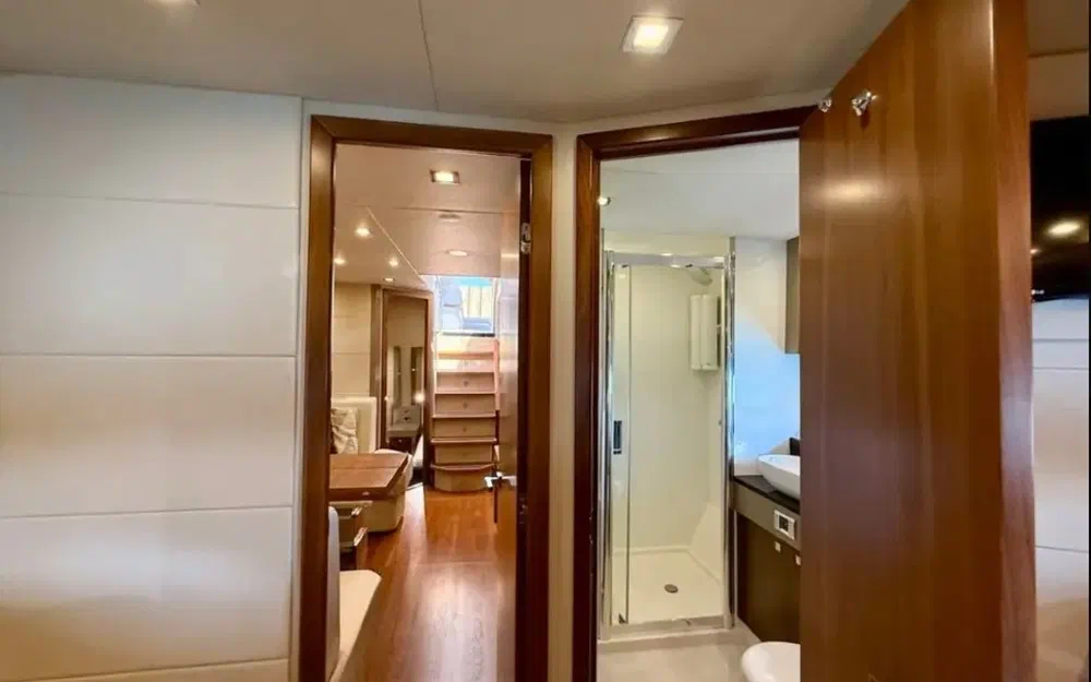 slider 14 Sunseeker Predator 60
