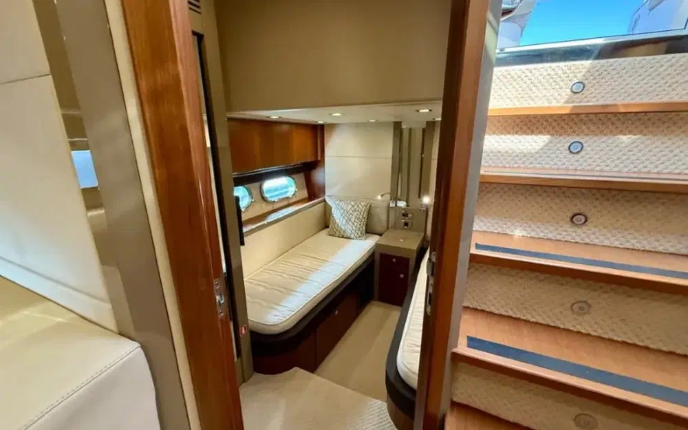 slider 2 Sunseeker Predator 60