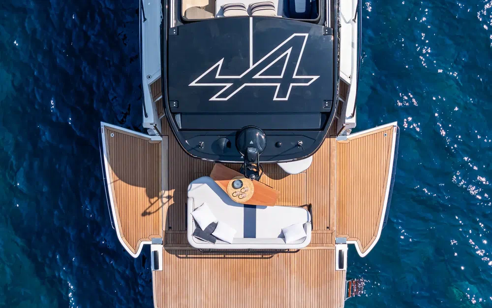 slider 11 Beneteau Gran Turismo 40