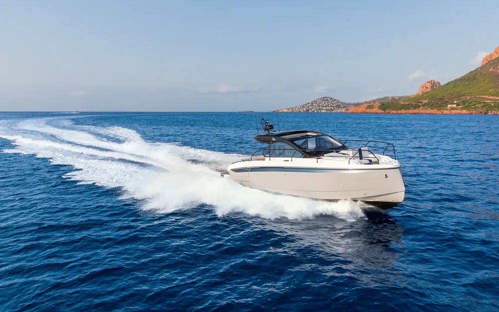 slider 12 Beneteau Gran Turismo 40