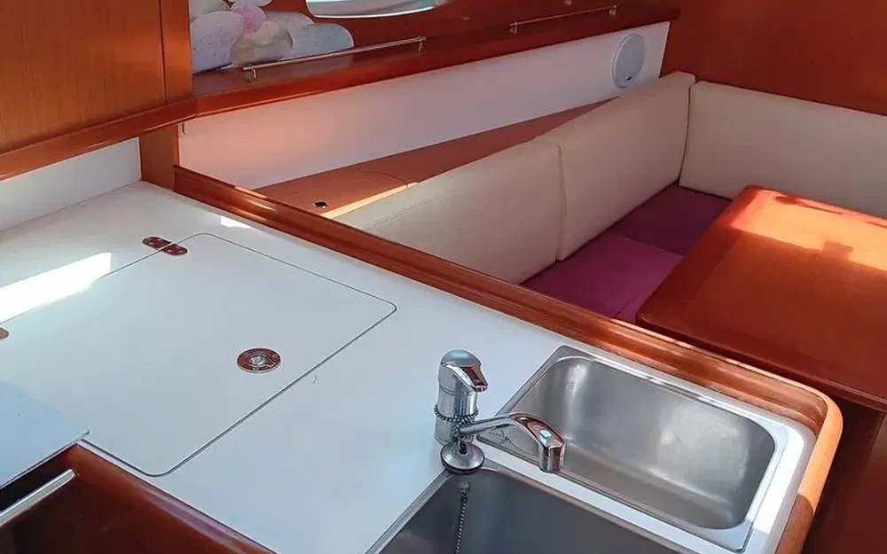 slider 3 Beneteau Oceanis 31