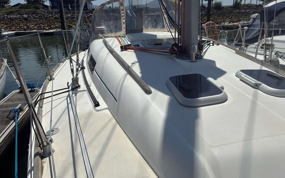 slider 6 Dufour 34