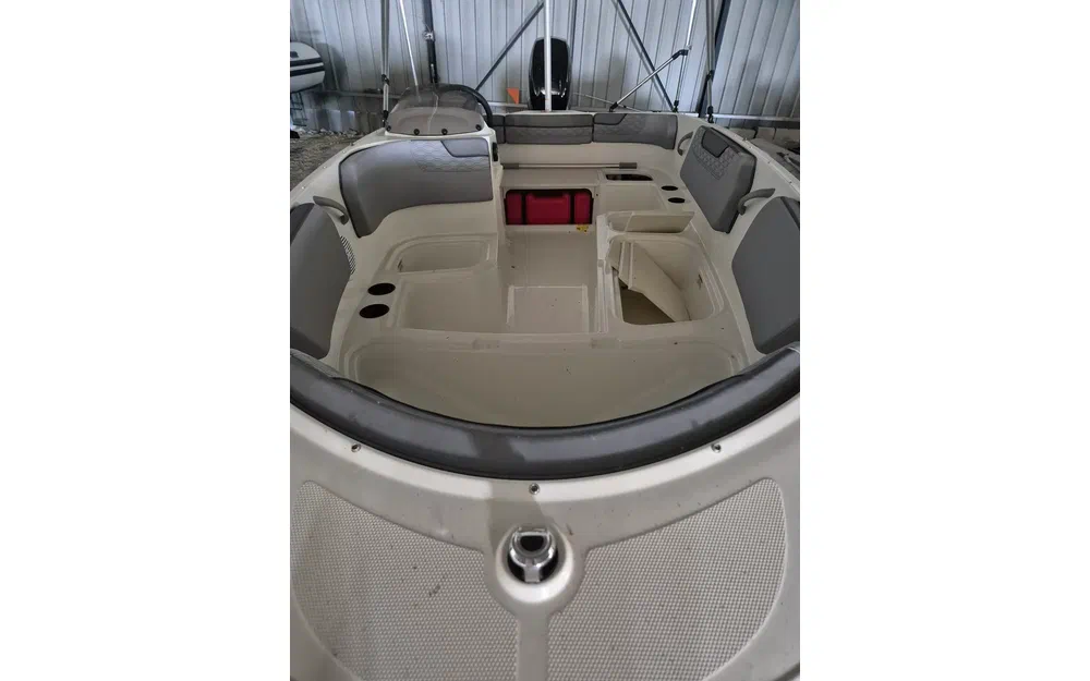 slider 3 Bayliner Element M15