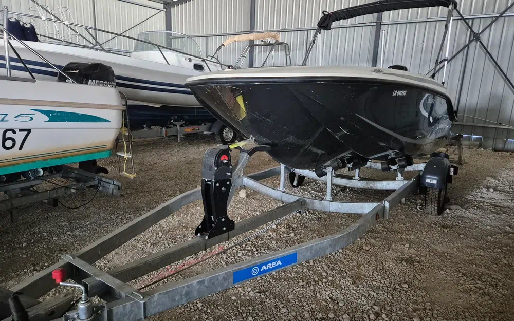 slider 0 Bayliner Element M15