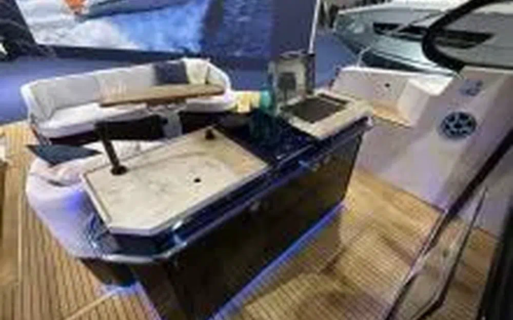 slider 1 Beneteau Gran Turismo 40