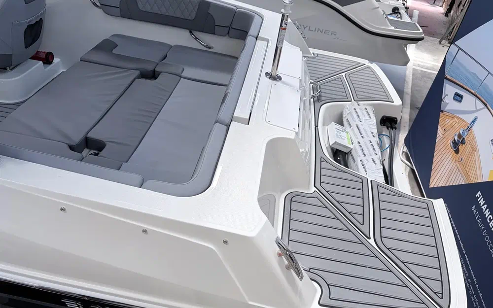 slider 8 Bayliner VR4 BOWRIDER OB