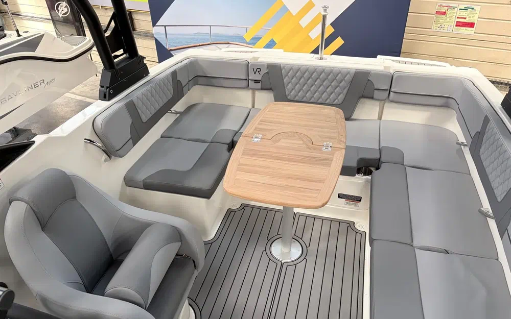 slider 1 Bayliner VR4 BOWRIDER OB