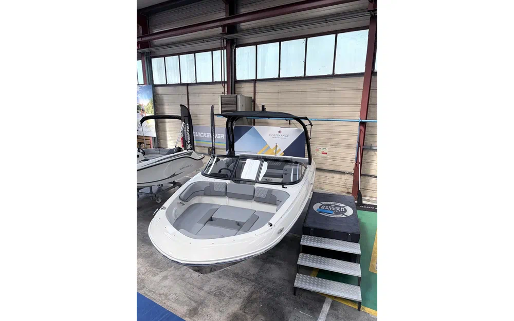 slider 6 Bayliner VR4 BOWRIDER OB