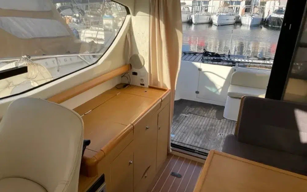 slider 6 Jeanneau Merry Fisher 10