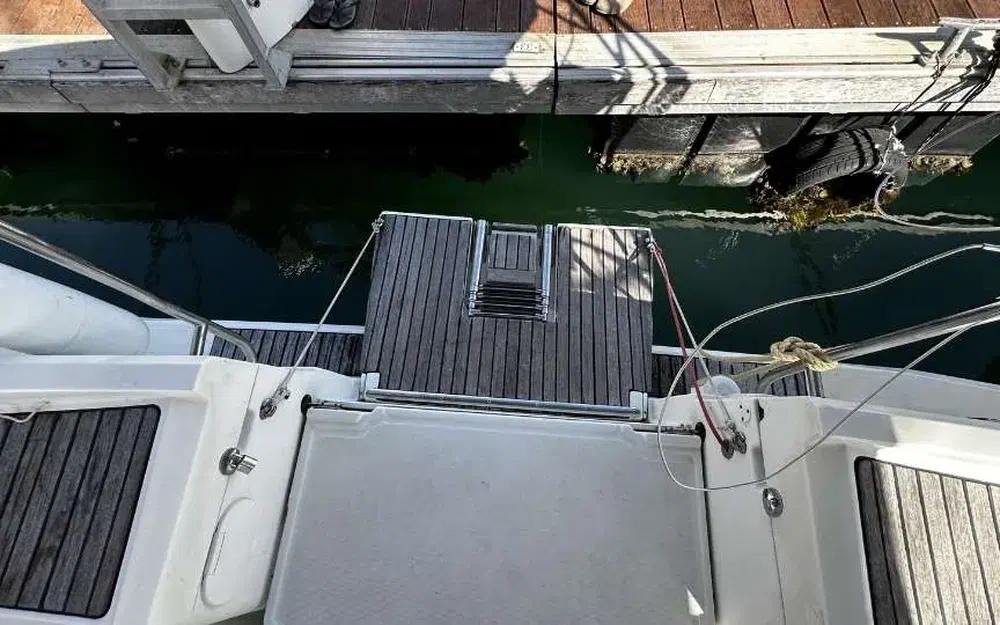 slider 10 Jeanneau Sun Odyssey 379