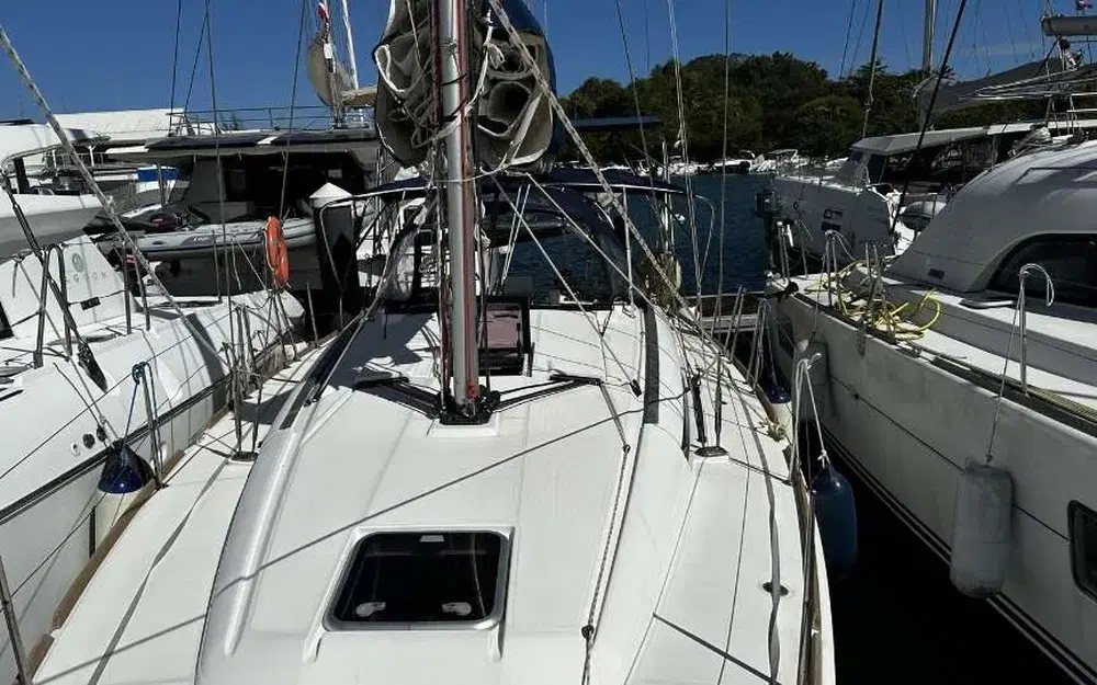 slider 11 Jeanneau Sun Odyssey 379