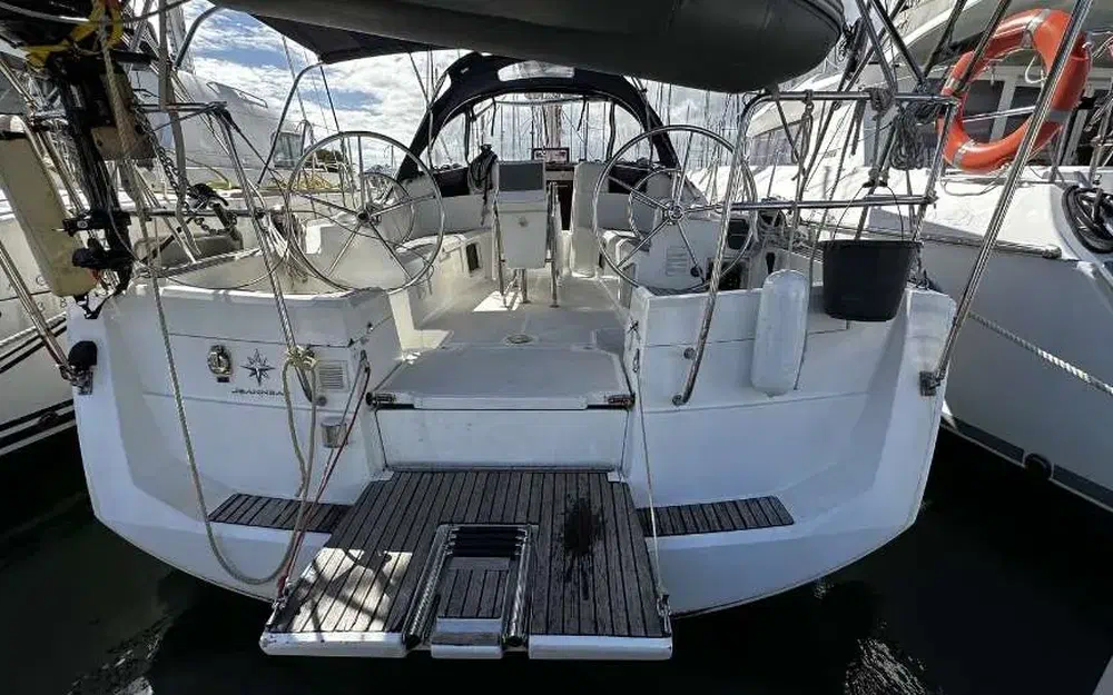 slider 12 Jeanneau Sun Odyssey 379