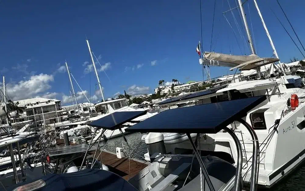 slider 1 Jeanneau Sun Odyssey 379