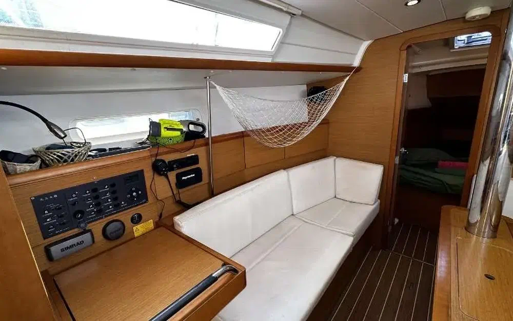 slider 27 Jeanneau Sun Odyssey 379