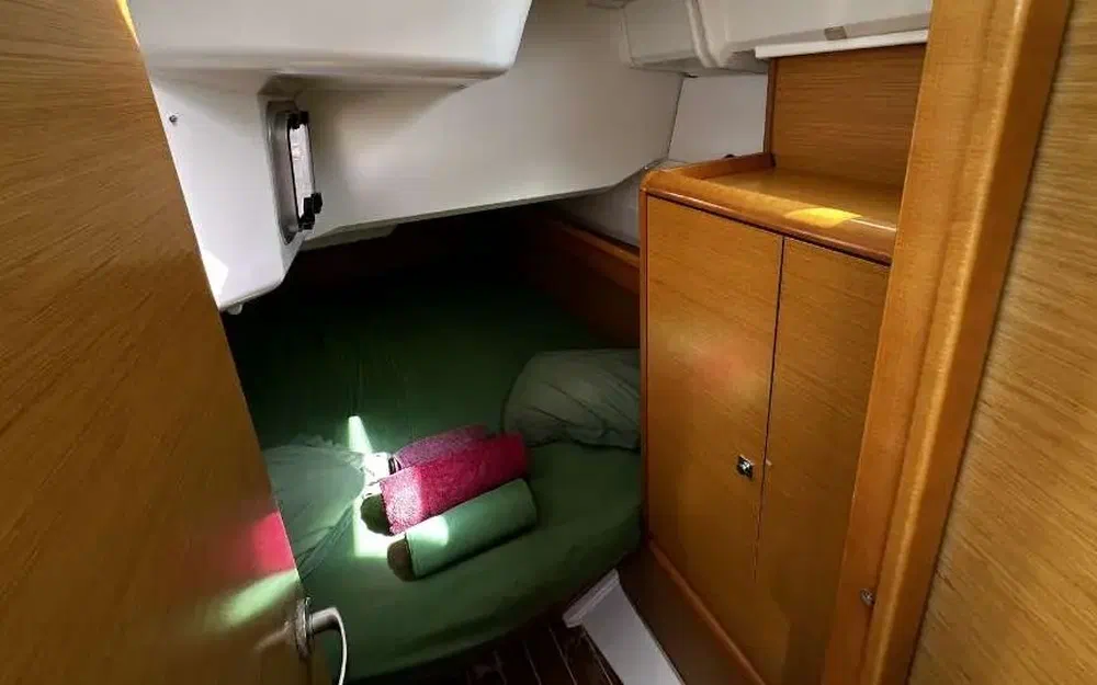 slider 2 Jeanneau Sun Odyssey 379