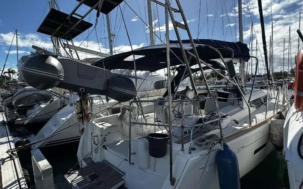 slider 8 Jeanneau Sun Odyssey 379