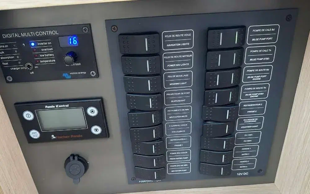 slider 20 Fountaine Pajot Saona 47