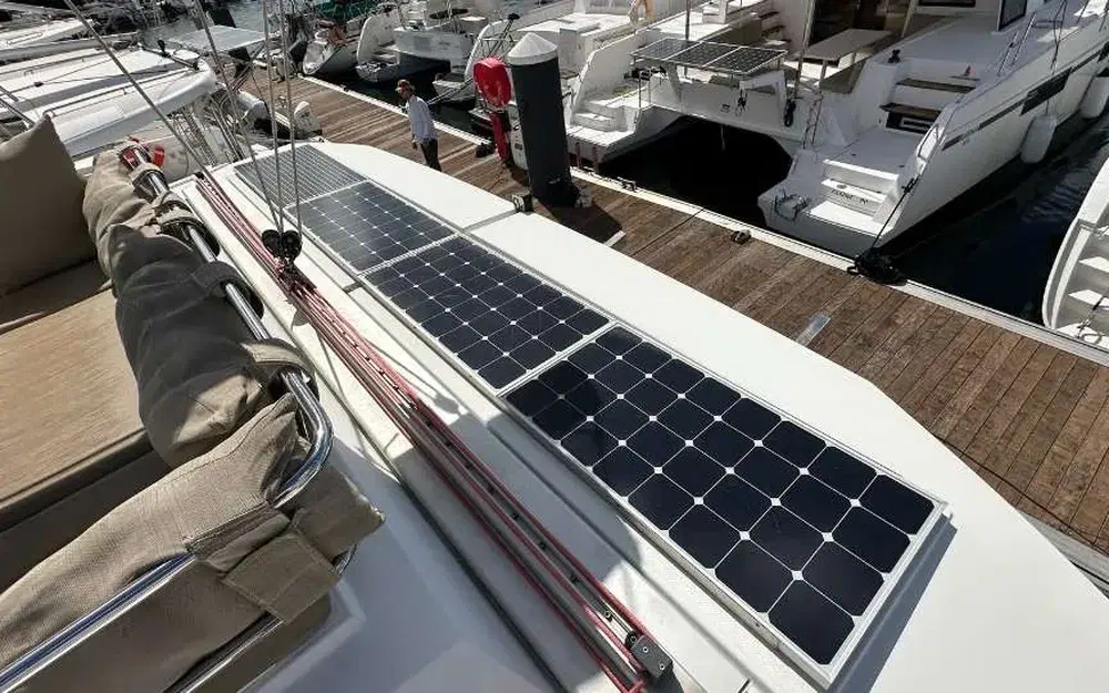 slider 21 Fountaine Pajot Saona 47