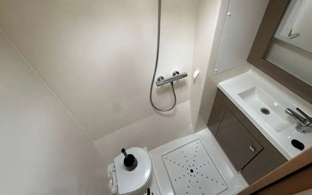 slider 26 Fountaine Pajot Saona 47