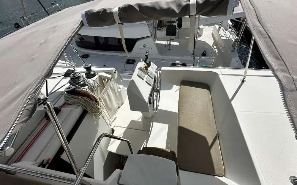 slider 28 Fountaine Pajot Saona 47