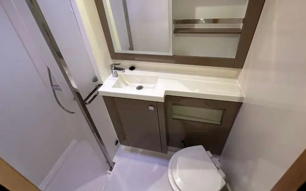 slider 29 Fountaine Pajot Saona 47