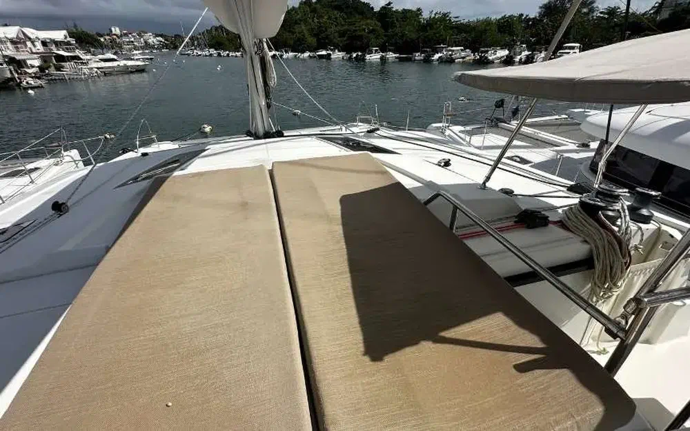 slider 31 Fountaine Pajot Saona 47
