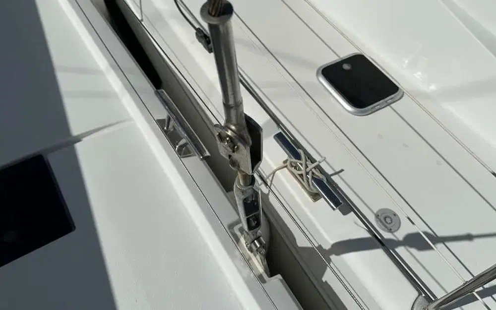 slider 37 Fountaine Pajot Saona 47
