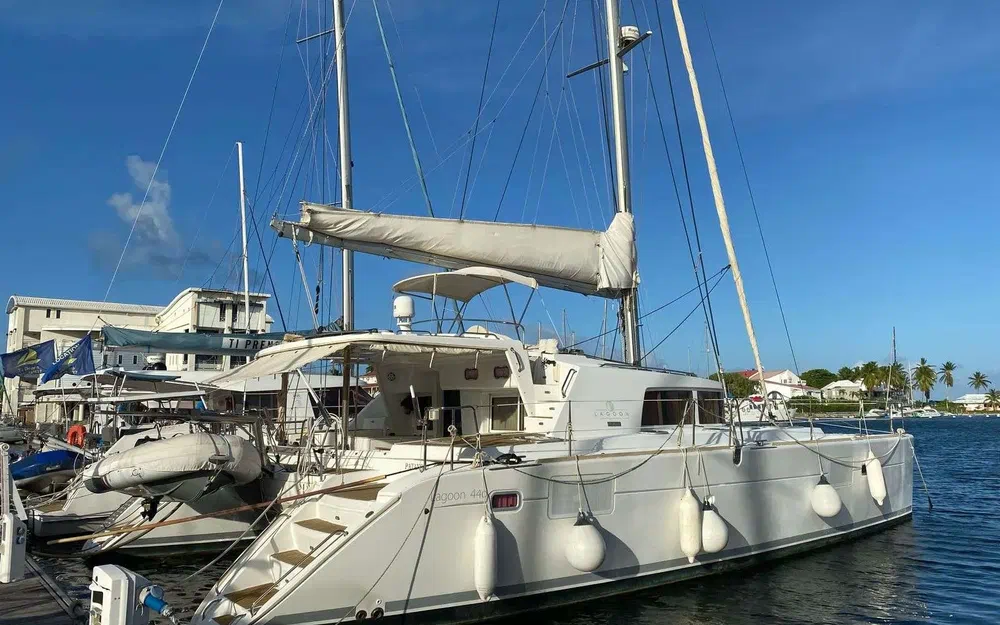 slider 0 Lagoon 440