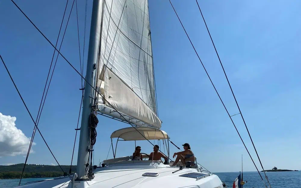 slider 17 Lagoon 440