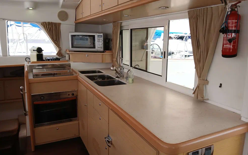 slider 5 Lagoon 440