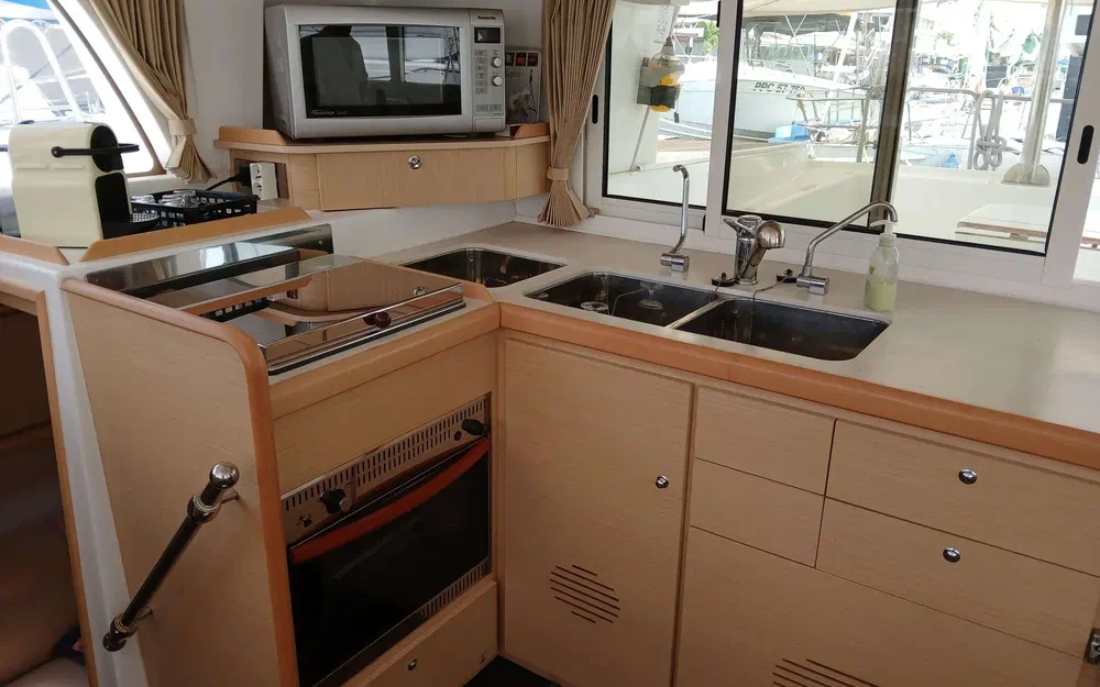 slider 8 Lagoon 440