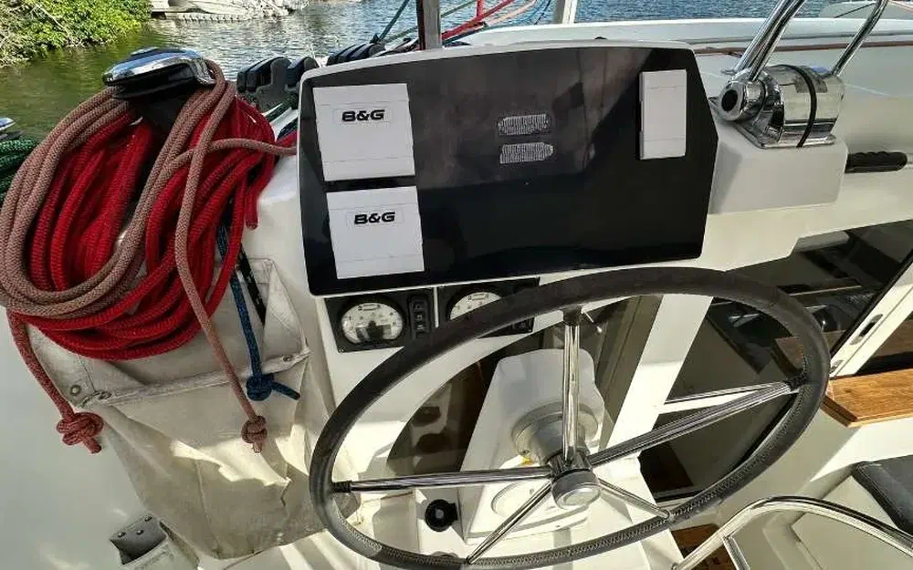 slider 33 Lagoon 380