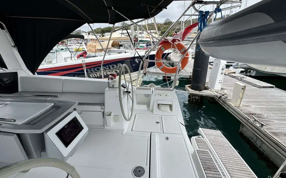 slider 12 Beneteau Oceanis 41
